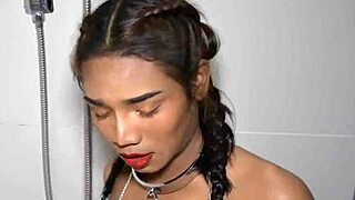 Пикаене в Устата на Красивия Азиатски Лейдибой Мики, Готов за Действие