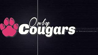Hey, vil du se en liderlig cougar suge en sort stud af?