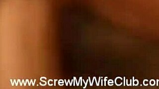 Man Kijkt Toe Hoe Grote Tieten Swinger Vrouw Een Vreemde Neukt