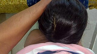 क्यूट इंडियन सौतेली बहनों की पहली दर्दनाक चोदाई सौतेले भाई से बेडरूम में