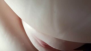 Questa figa gratis sembra così tentatrice! 😍