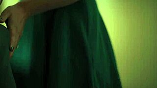 Chuveiro de bebê de Casey Calvert vira festa selvagem de gangbang