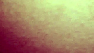 隐藏摄像头捕捉印度嫂子狂野动作，她的剃毛小穴疯狂受宠！