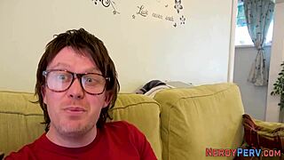 مهووس يوركشاير يرش المني على وجه بريطانيات جميلات في أول مرة برية