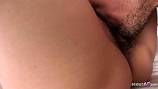 日本熟女后妈边聊天边被内射拍摄