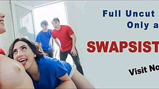 Samantha Black a Corra Cox túžia po parných výmenách s nevlastnými bratmi