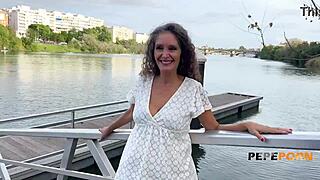 Madura espanhola Mavi domina fantasias de trio com ação bruta. Junte-se a nós para diversão europeia selvagem