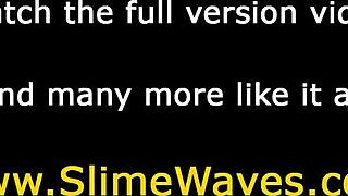 부카케 슬럿이 글로리홀에서 지저분한 컴샷 갈구해