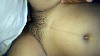 गर्म इंडियन आंटी डॉक्टर से हॉस्पिटल में नॉटी हो जाती है