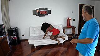 Alicia Ribeiro naken bakom kulisserna med saftig svullen fitta i brasiliansk hemmagjord