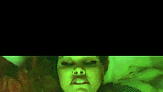 لماذا تعذب كسي الشابة السمينة 18+ بقوة الليلة؟