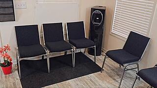 غريب يتوسل لإفراج سريع في المستشفى