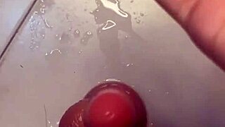 Greluda nauttii sensuaalisesta lesbo anaali vittusta isolla perse siemensyöksyllä