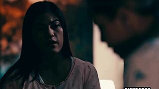 Büyük popolu Latin Alina Lopez ve seksi Asyalı Kendra Spade yoğun lezbiyen seks istiyor