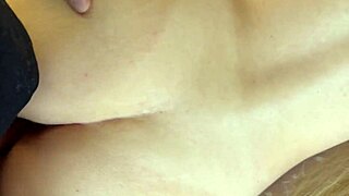 Trezește-o pe sora vitregă fierbinte cu pula mea tare.