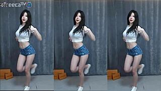 섹시 한국녀가 감각적인 폰 댄스로 춤춰