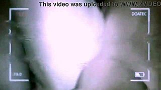 火辣金发妹在狂野群交3D本子动作中？