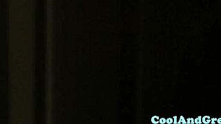 Coola 72 tar massiv svart kuk i vild oralsex