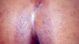 Big Natural Tits and Ass Displayed