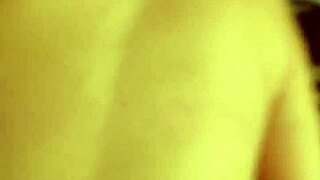 le gusta en cuatro y que se lo ponga hasta el fondo