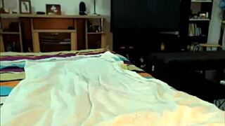 hey, check those asian eyes on livefilipinacams com