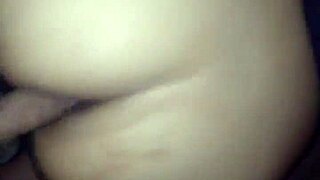 la mujer de mi papa le da lastima que soy feo y despues de la fiesta se mete ami cuarto