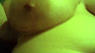 Topanga1234 strokes herself in close-up amateur action