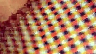 Bé liếm lồn em họ lúc đang ngủ