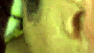 Bé liếm lồn em họ lúc đang ngủ