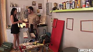 Me Fodeu no Banheiro da Festa em Família, Chupei e Engasguei no Pau Dele