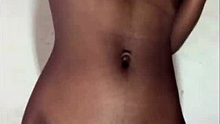 i'm twerking on a vibrating dildo toy