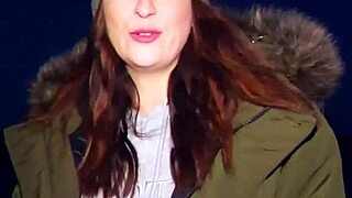 A Camgirl Fucks With A Fan