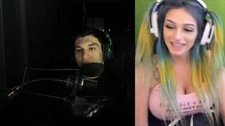 watch joycgee and trainwrecks live webcam show
