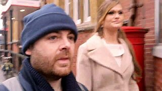 honour got hypnotized to flash in public without knowing