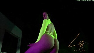 novinha gostosa dances funk in panties and shows off tits
