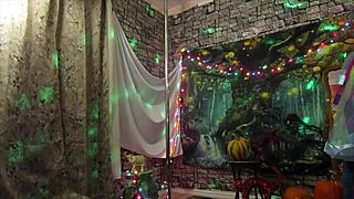 Hotwife Steffi Green Chemise Pussy Dance