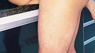 Fodendo Loira Na Pia E Gozando Dentro