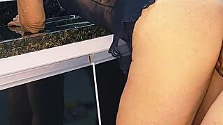 Fodendo Loira Na Pia E Gozando Dentro