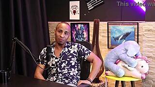 did this hot negra measure that big cock and suck it?