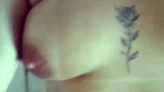 gordinha se exibindo para a c�mera with her fat pussy