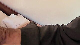 sedusa getting played with on the bed 😜