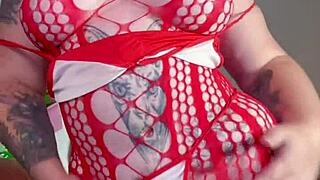 fingering fat hairy pussy to orgasm