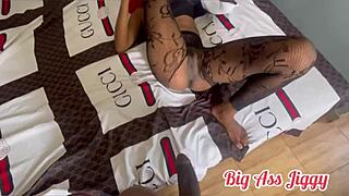 Big ass babe gifts wet pussy to BBC stepbrother before Christmas