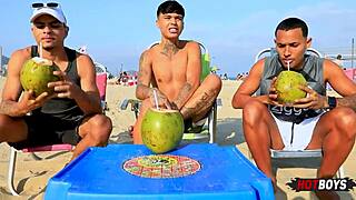 fodendo nosso amigo com monster cock no 3some gay