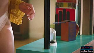 Yo Jane Wilde, show us that hairy pussy and perfect ass!