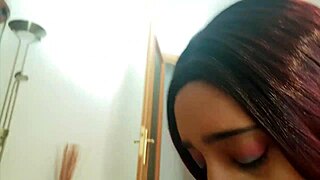 Chica con correa follada facial con corrida masiva