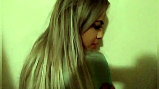 O Misterioso Comedor X Invades Room and Finds Blonde Surprise