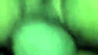 enchendo a boceta da safada de leite