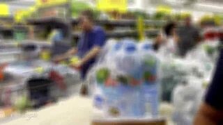 Helping a Guy Get Off in Supermarket. So Risky in Public!