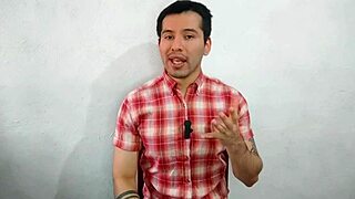 supervisor casado penetra a pelo a empleado en baños nocturnos. relato sexual en turno de noche.